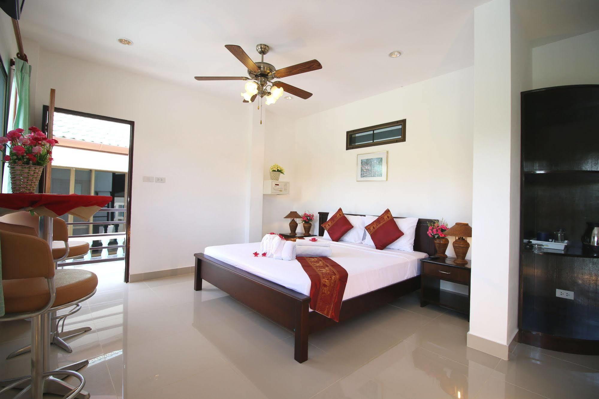 Ya Nui Resort Rawai Exterior foto